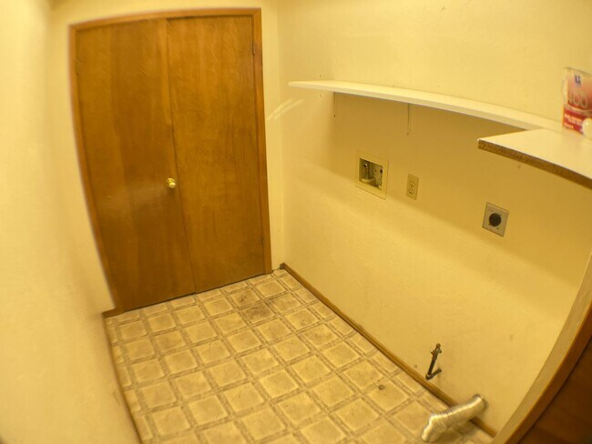 Building Photo - Single-Level 3 Bedroom Home in University Heights | Fenced Backyard + 2-Car Garage