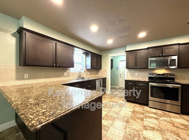 Building Photo - 5324 Eden Dr