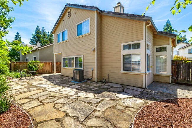 Building Photo - Stunning 2 Story, 3-Bed Home in Folsom’s Desirable Gated Community!