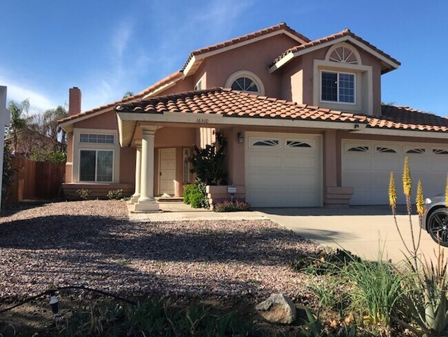 Primary Photo - **Beautiful Lake Elsinore 3 Bdrm 2.5 Baths...