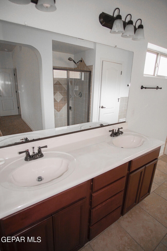 Building Photo - 14604 Spanish Point Dr