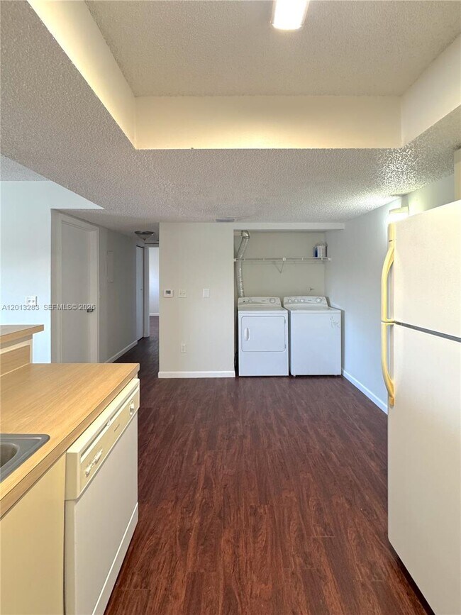 Building Photo - 3610 N 56th Ave