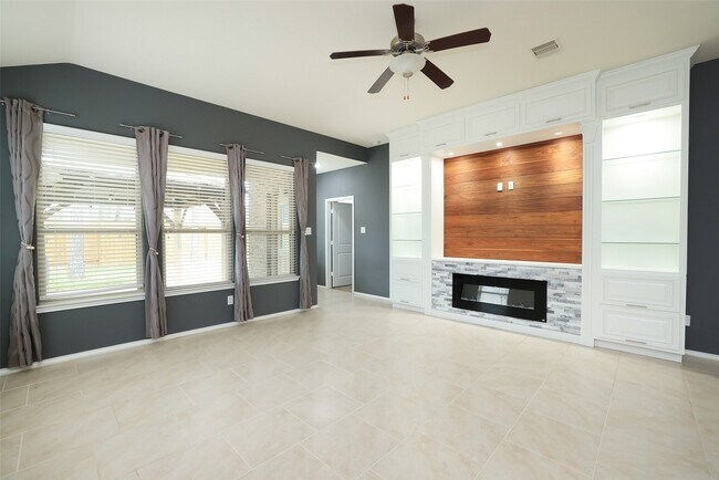 Building Photo - 14022 White Cloud Ln