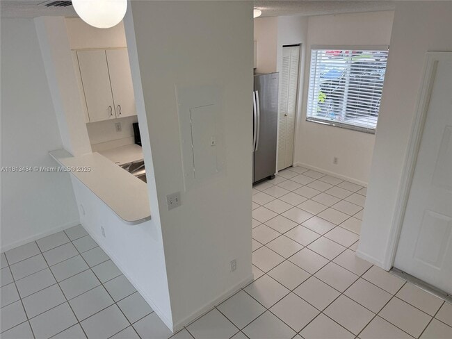 Building Photo - 17432 SW 140th Ct