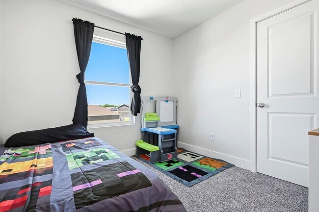 Building Photo - 4 Bedroom | 2.5 Bathroom | 2 Car Garage | Republic MO | Fenced in back yard!