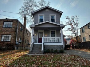 Building Photo - PLEASANT RIDGE - Huge Meticulous 2 bed 2 story home.  Fenced yard.