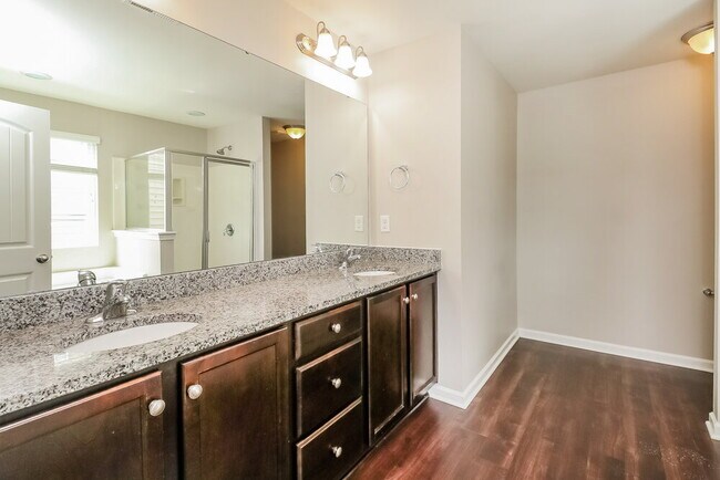 Building Photo - 516 Knothole Ln