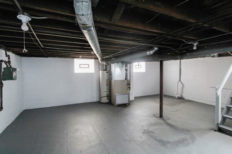Building Photo - 11920 Browning Ave