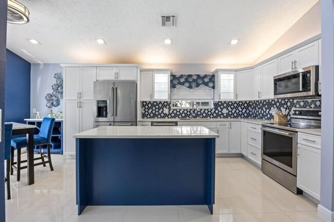 Building Photo - 13525 Brixham St