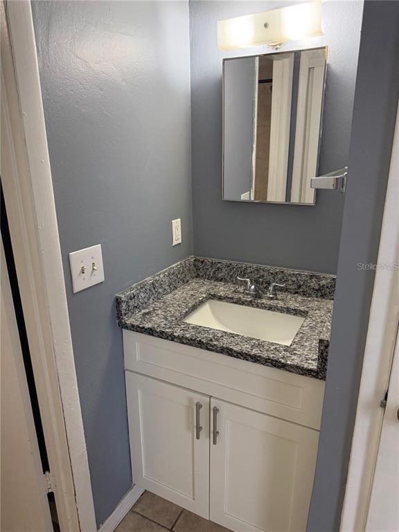 Building Photo - 7210 N Manhattan Ave