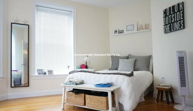 Building Photo - 7 Sutherland Rd