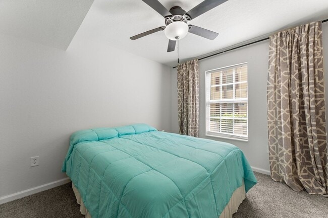 Building Photo - Conveniently located 3 bedrooms 2 bathroom...