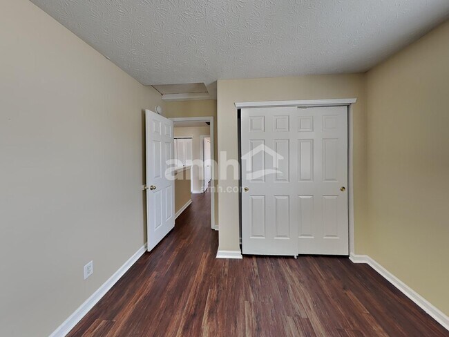 Building Photo - 6580 Dunsdin Dr