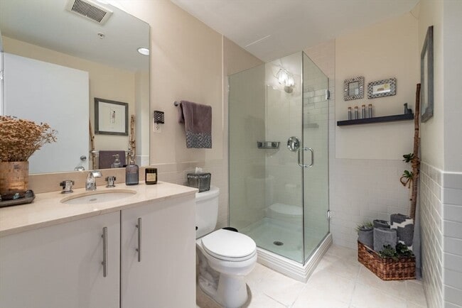 Building Photo - 210 South St