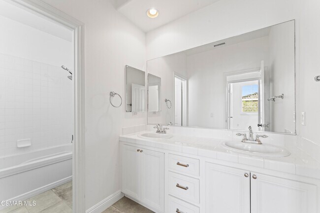 Building Photo - 3718 Young Wolf Dr