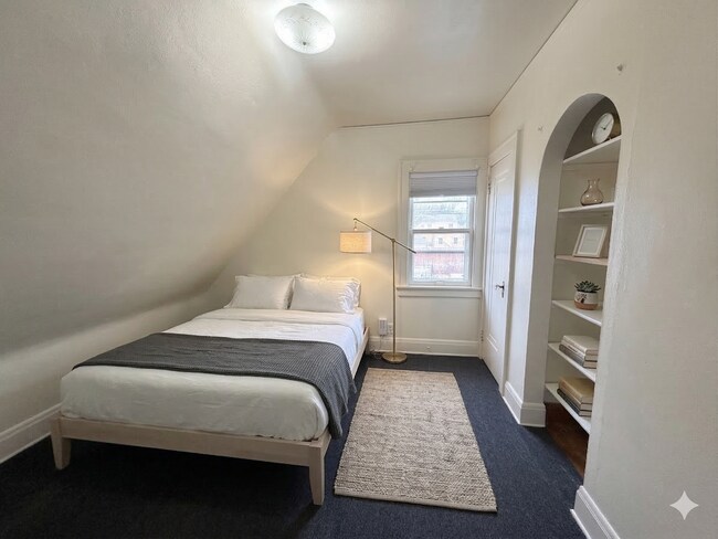 Building Photo - 2572 N 66th St