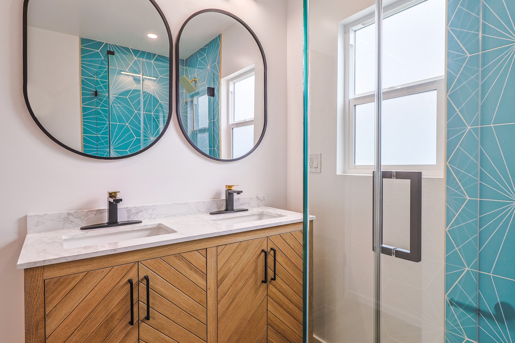 Master Bath - 4521 E 55th St