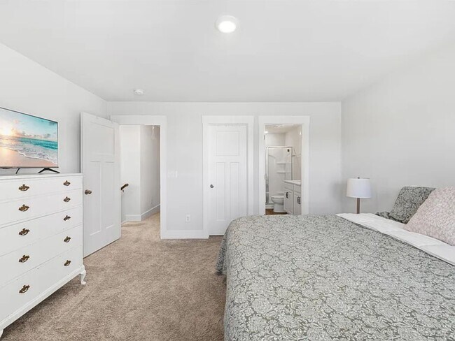 Building Photo - 109 Shallons Dr