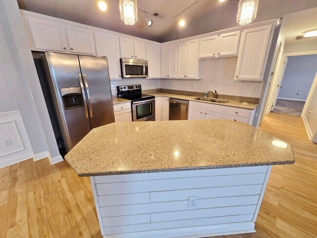 Building Photo - 4201 Bradhurst Dr