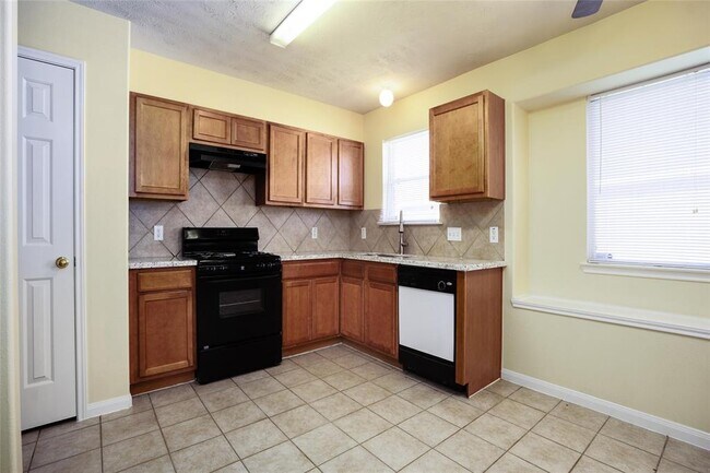 Building Photo - 8410 Taraglen Ct
