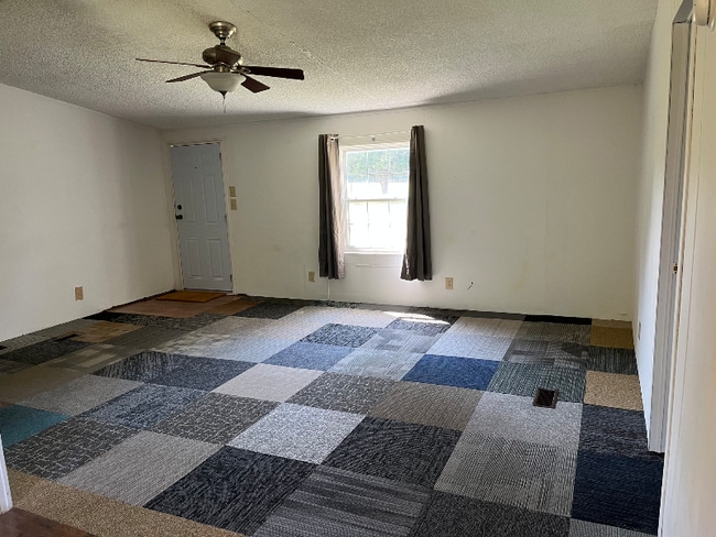 Building Photo - 9590 SW McAdoo Rd