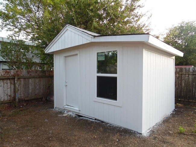 Building Photo - 1209 Green Valley Cove