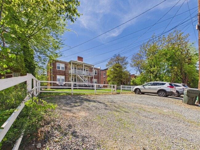 Building Photo - 3543 Grove Ave