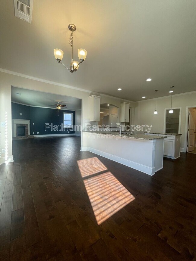 Building Photo - 4425 Huron Dr