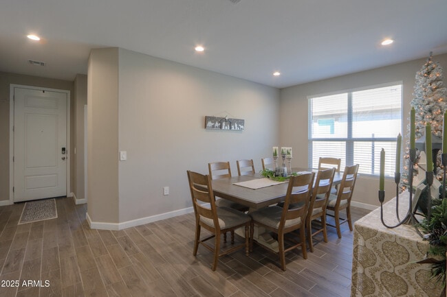 Building Photo - 44583 W Palo Olmo Rd