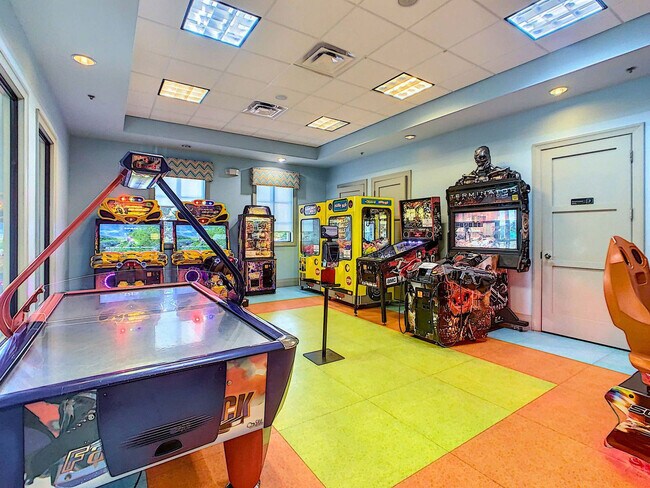 Building Photo - 1520 Oasis Club Blvd