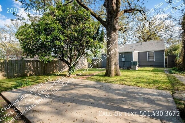 Building Photo - 209 W G Ave