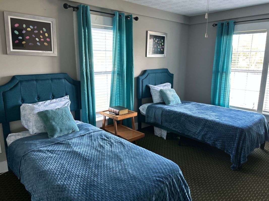 Building Photo - 707 E Mcintosh Rd