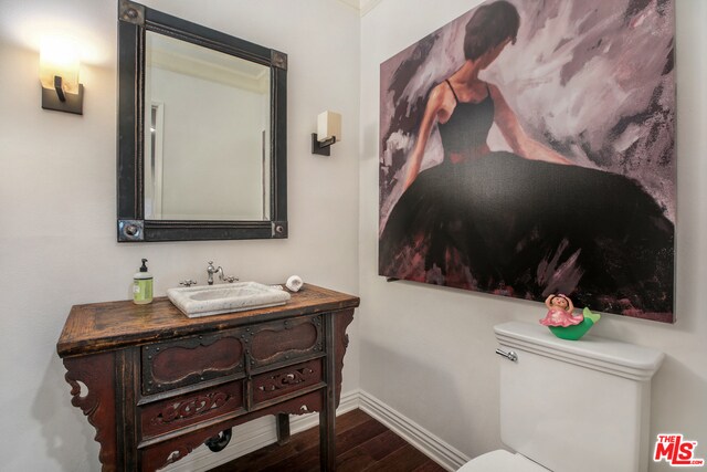 Building Photo - 423 N Palm Dr