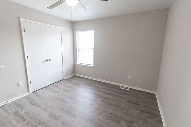 Building Photo - 5209-5211 Currituck Lane