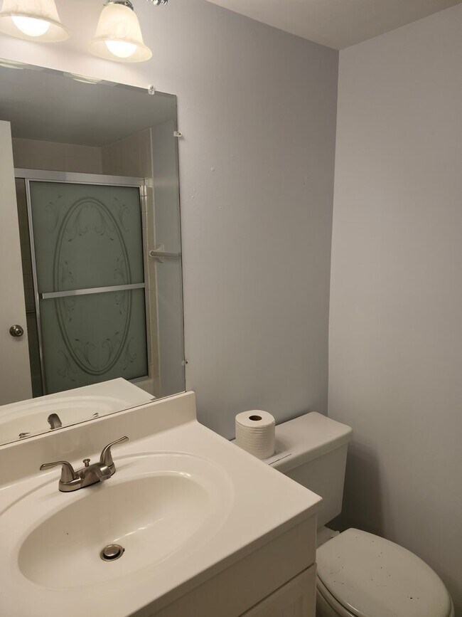 Building Photo - Oak Forrest 55 and older Condominium FOR R...
