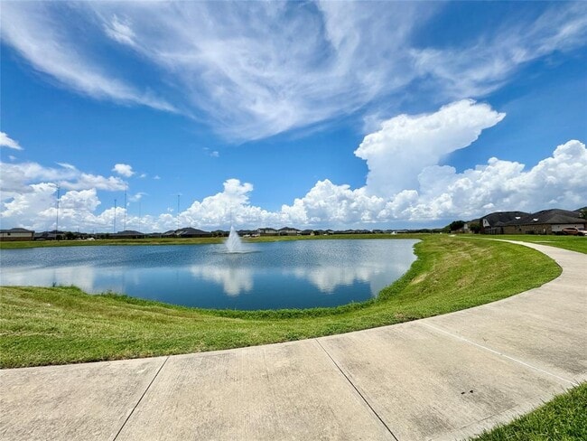 Building Photo - 2015 Lansing Cove Dr