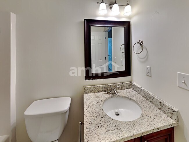 Building Photo - 342 Hidden Creek Ln