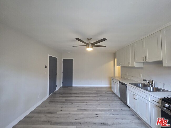 Building Photo - 1505 Cochran Ave