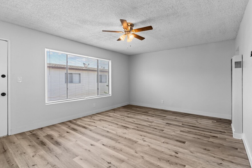 Building Photo - 1050 Gaviota Ave