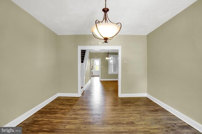 Building Photo - Coming Soon - Cozy 4 Bedroom, 1 Bath Home ...