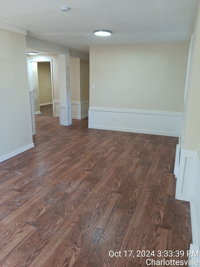 Building Photo - Spacious 5-Bedroom 2 Bath  Home in Historic Downtown Charlottesville