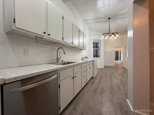 Building Photo - 1345 McAllister St