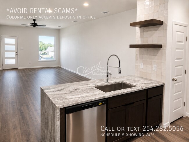 Building Photo - 1614 Crooked River