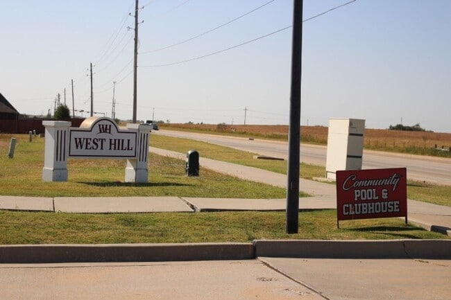 Building Photo - Fantastic home located in West Hill