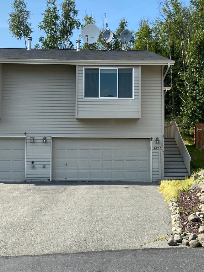 Building Photo - 3 Bed / 2 Bath / 2 Car Garage Townhouse in Eagle River has views for days!!