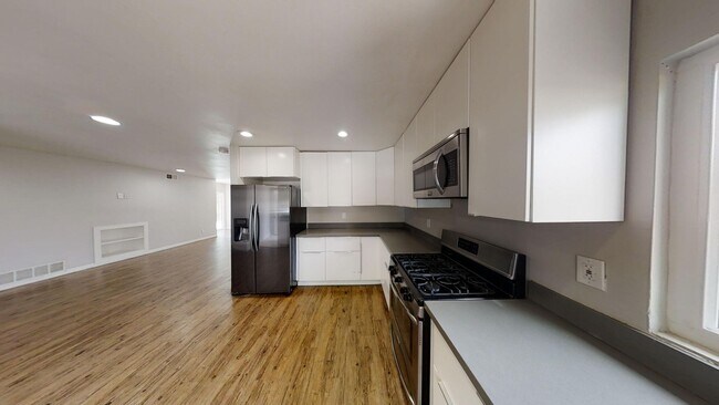 Building Photo - SDSU 6BD House – Walk to Campus, Prime Stu...