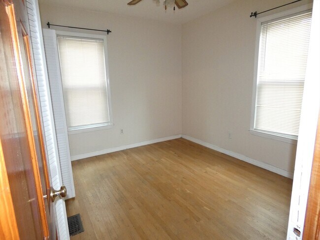 Building Photo - 15 Cypress St