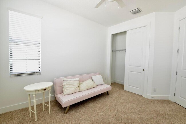 Building Photo - 12925 Alton Rd