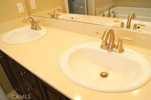 Building Photo - 23 Keepsake