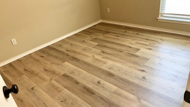 Building Photo - 4226 Ponderosa Hills Ln